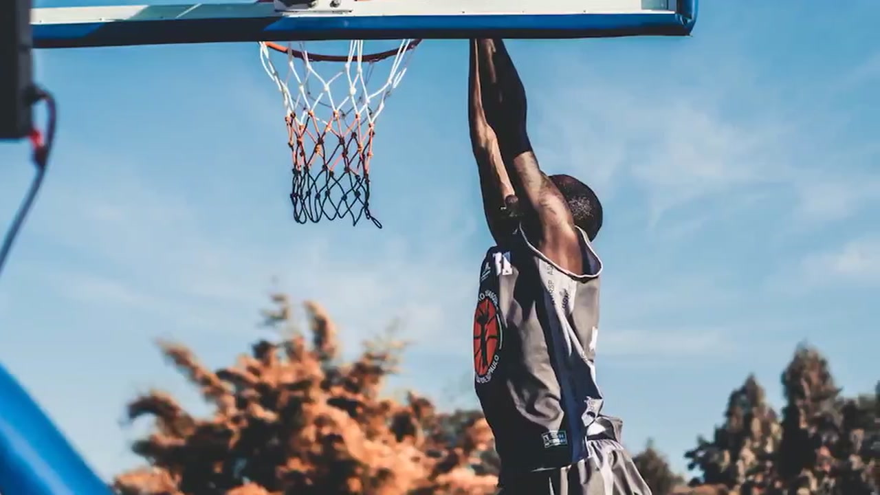 NBA 배팅 전략: TNT 목요일 전국 중계 '쇼타임 이펙트'와 슈퍼스타 득점 오버 프롭 분석 동영상 썸네일