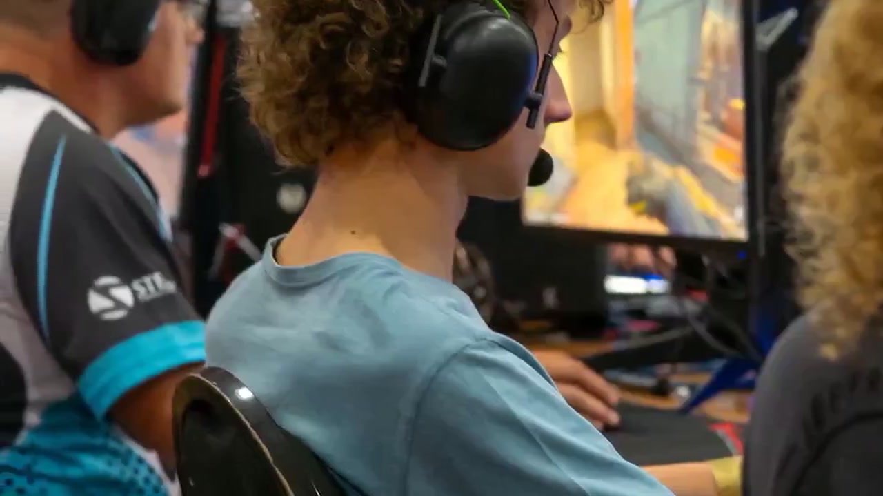 LoL MSI 브래킷 스테이지 메타분석: 바텀 극단적 라인 스왑이 포블 및 골드 격차 배팅에 미치는 변수 동영상 썸네일