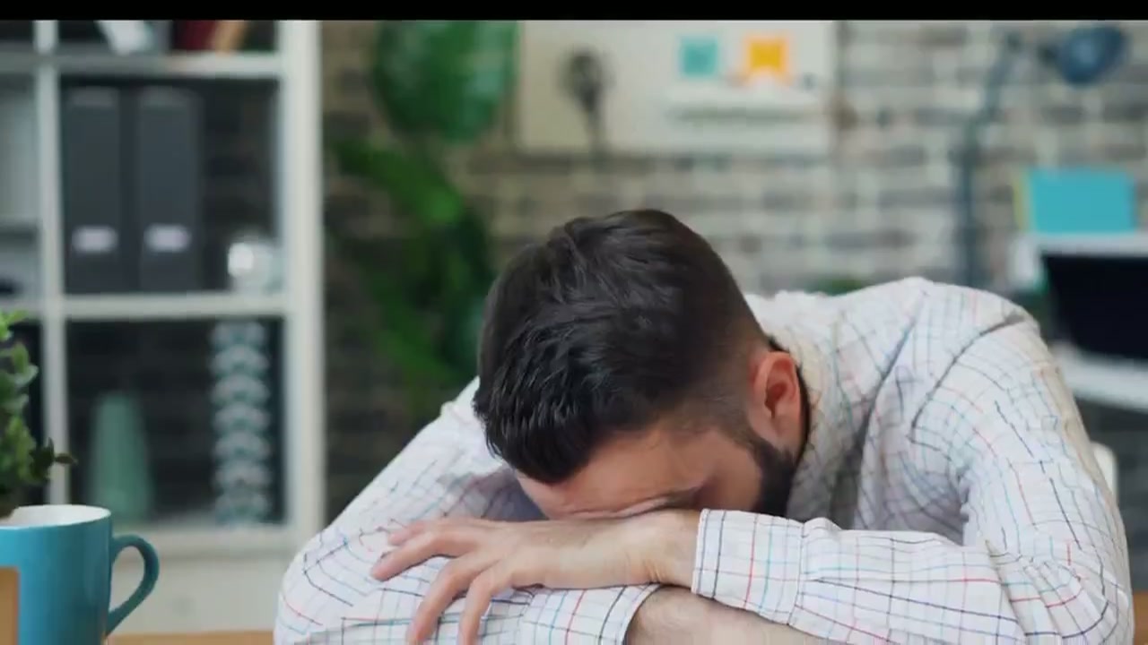 직장인 2월 유머와 월급 루팡 전술: 연말정산 후유증과 카지노의 유혹 동영상 썸네일
