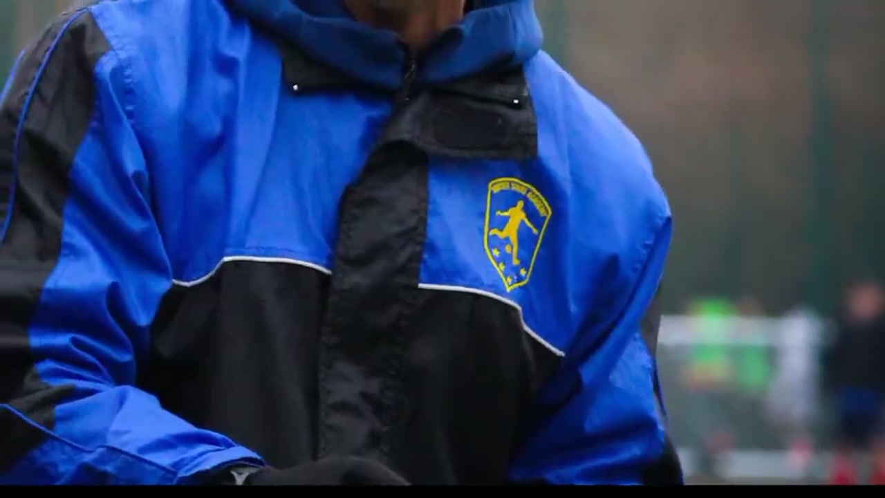 EPL 겨울 이적시장과 감독 교체 이슈: 배당률 변동 분석 및 커뮤니티 기반 베팅 전략 동영상 썸네일